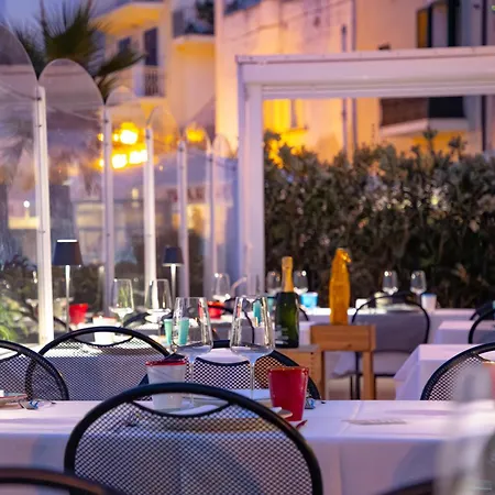 לינה וארוחת בוקר La Banchina Luxury 4*